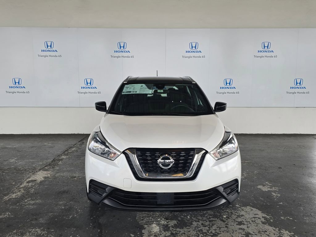 Used 2020 Nissan Kicks SV image 2