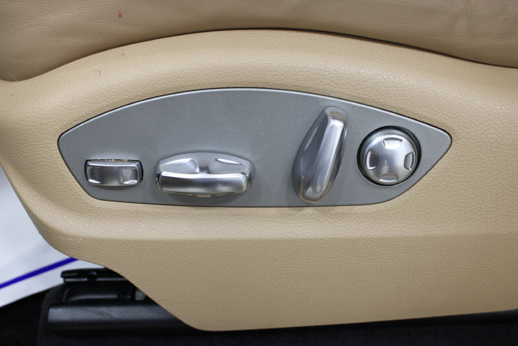Used 2023 Porsche Macan AWD/4WD image 41