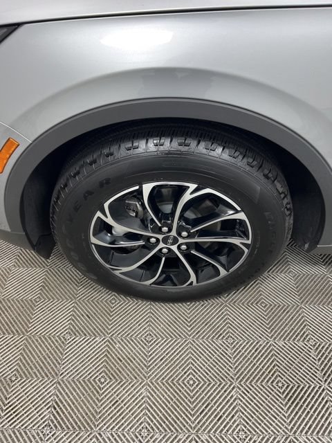 Used 2024 Lincoln Nautilus Premier AWD/4WD image 7