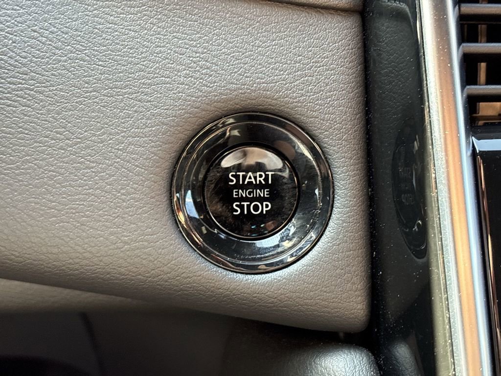 Used 2025 Nissan Armada SL w/ Captain's Chari Seat Package image 20