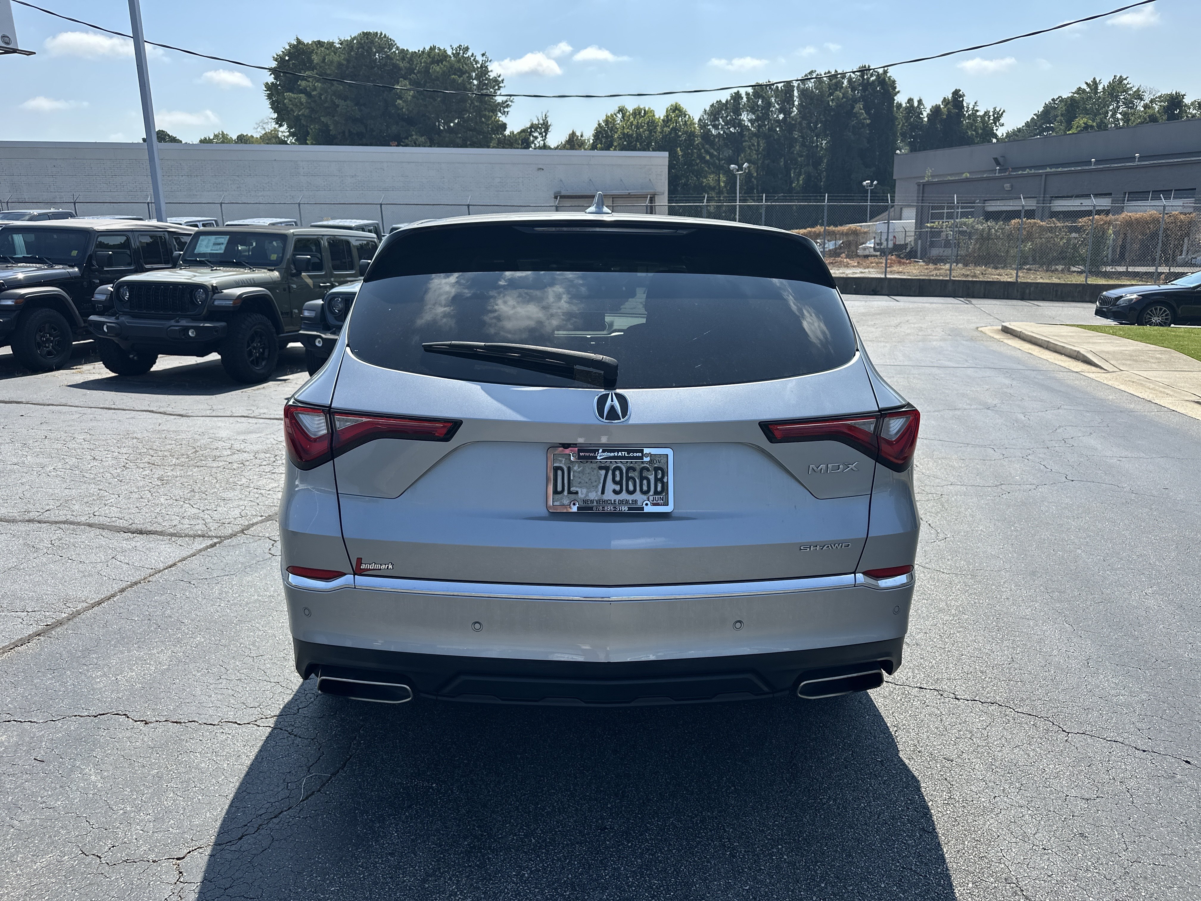 Used 2023 Acura MDX w/ Technology Package AWD/4WD image 8