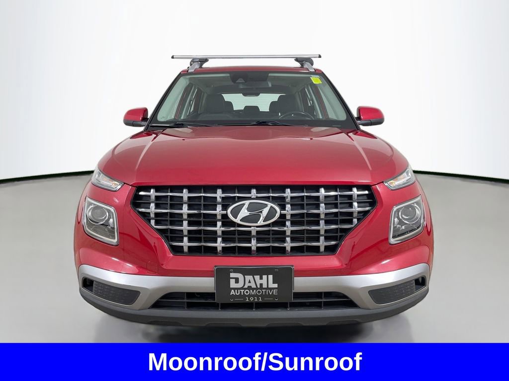 Used 2022 Hyundai Venue SEL w/ Cargo Package image 3