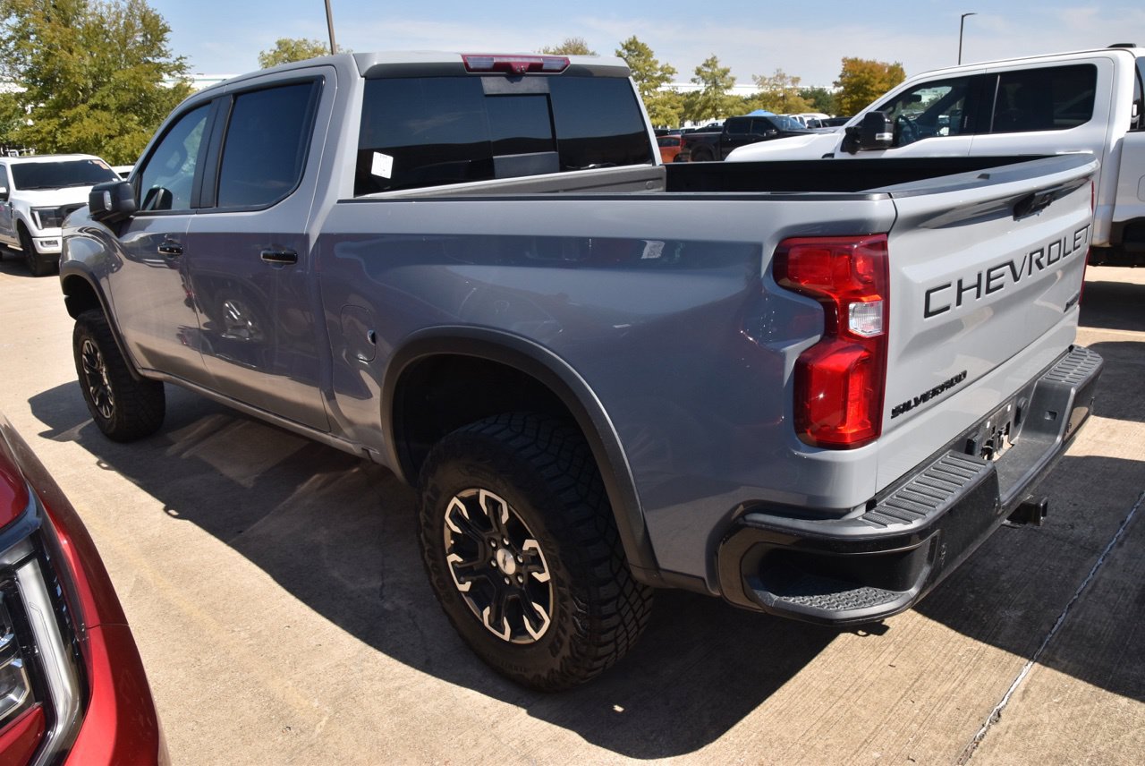 Used 2024 Chevrolet Silverado 1500 ZR2 w/ Technology Package AWD/4WD image 9
