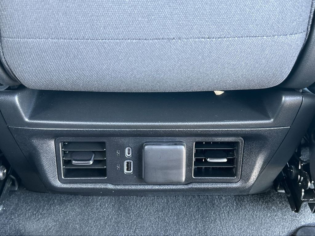 Used 2025 GMC Sierra 1500 Elevation image 21