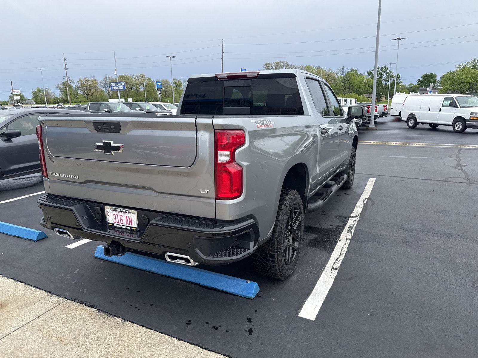 Used 2026 Chevrolet Silverado 1500 LT Trail Boss w/ LT Trail Boss Premium Package AWD/4WD image 3
