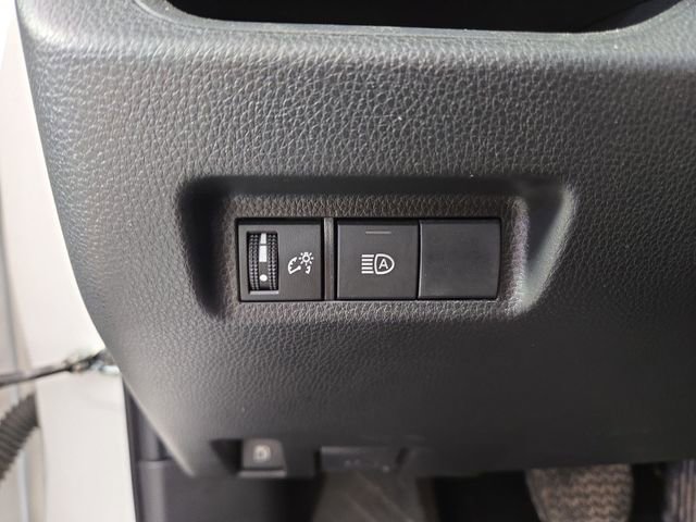 Used 2025 Toyota RAV4 XLE image 28