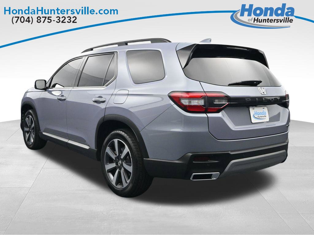 Used 2025 Honda Pilot Touring image 6