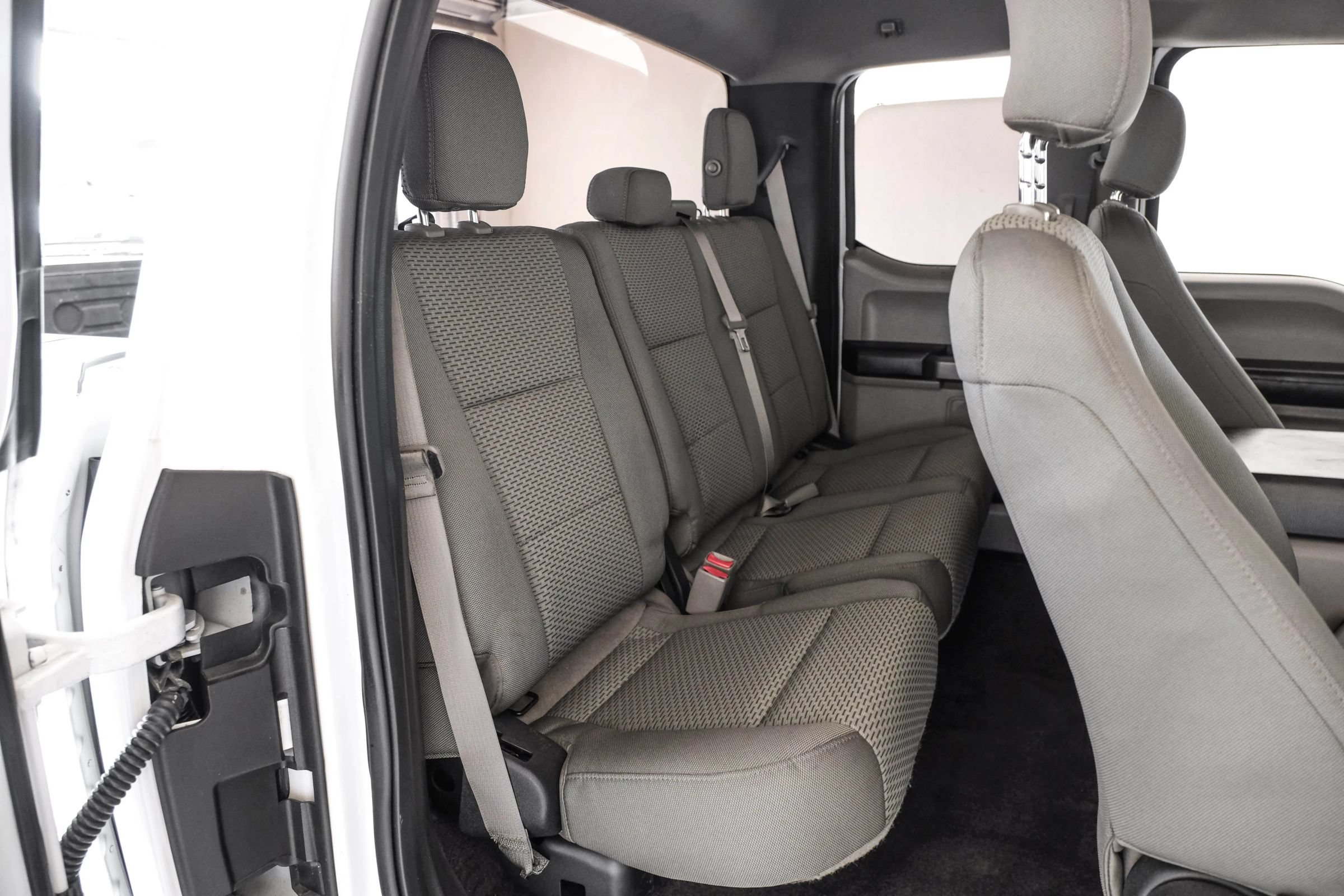 Used 2015 Ford F150 XLT AWD/4WD image 27