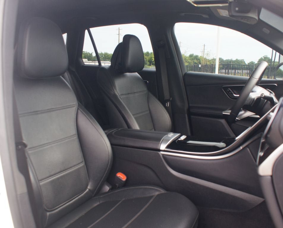 Used 2025 Mercedes-Benz GLC 300 image 22