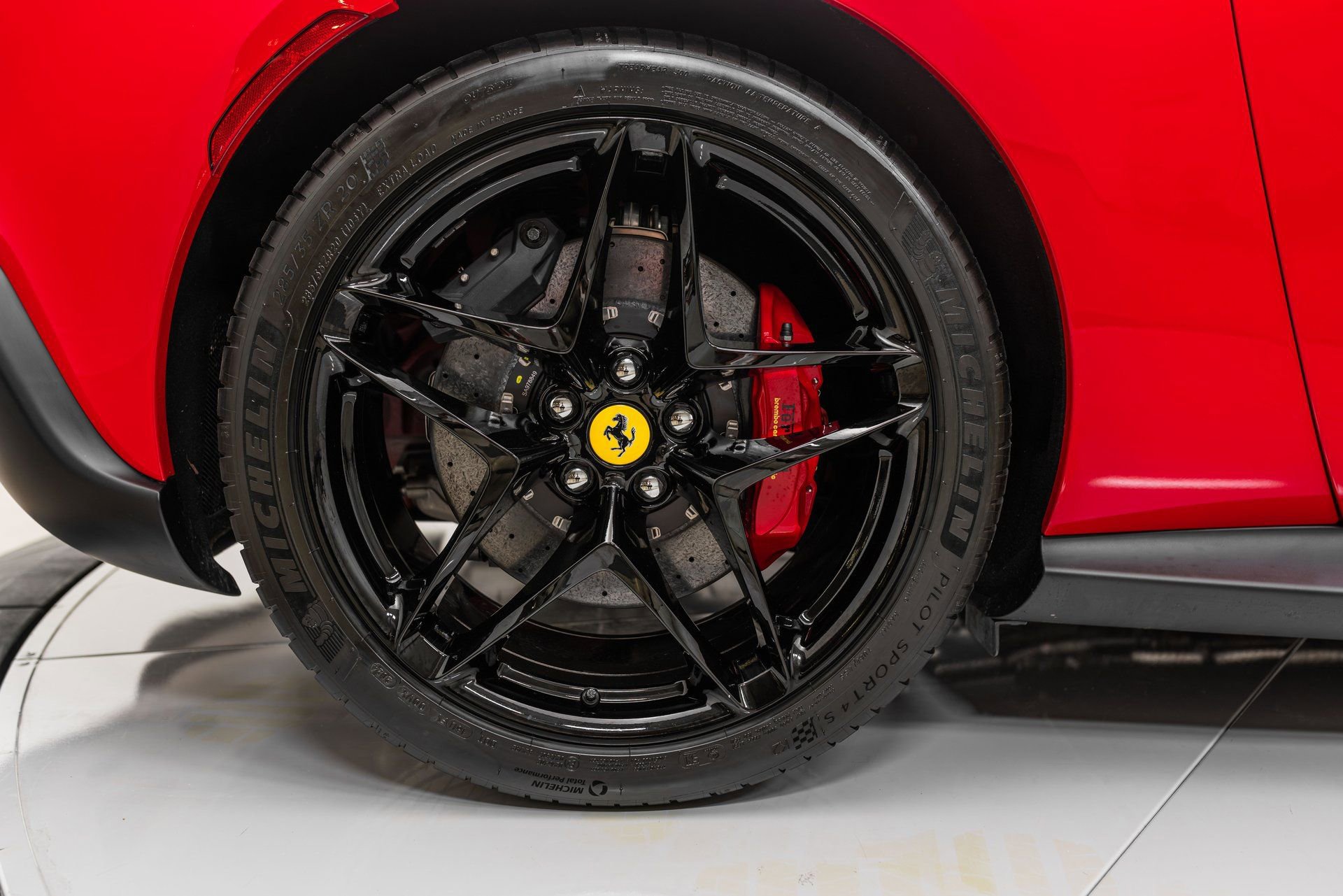 Certified 2025 Ferrari Roma Spider RWD image 14