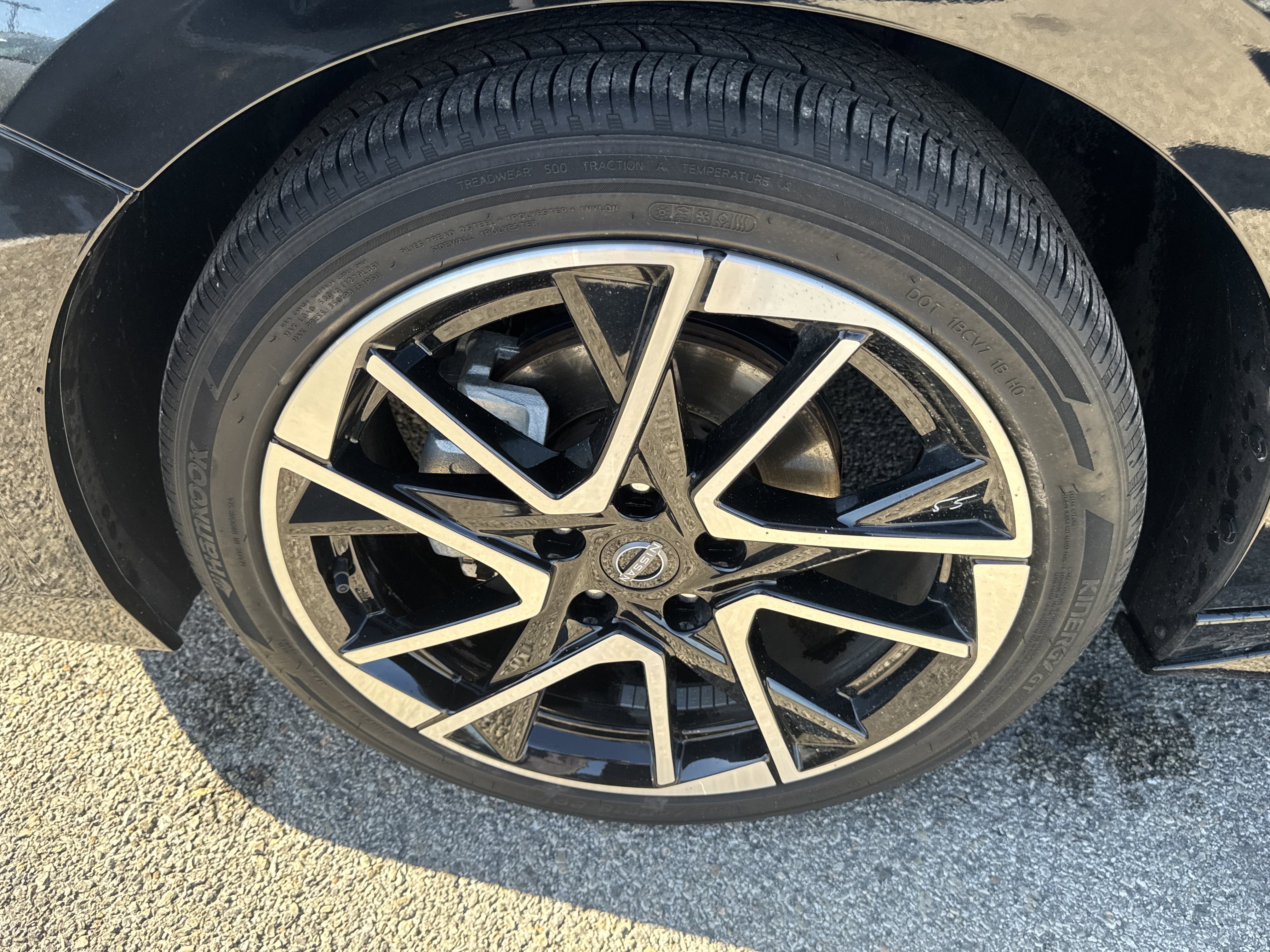 Used 2024 Nissan Sentra SR w/ SR Premium Package image 9