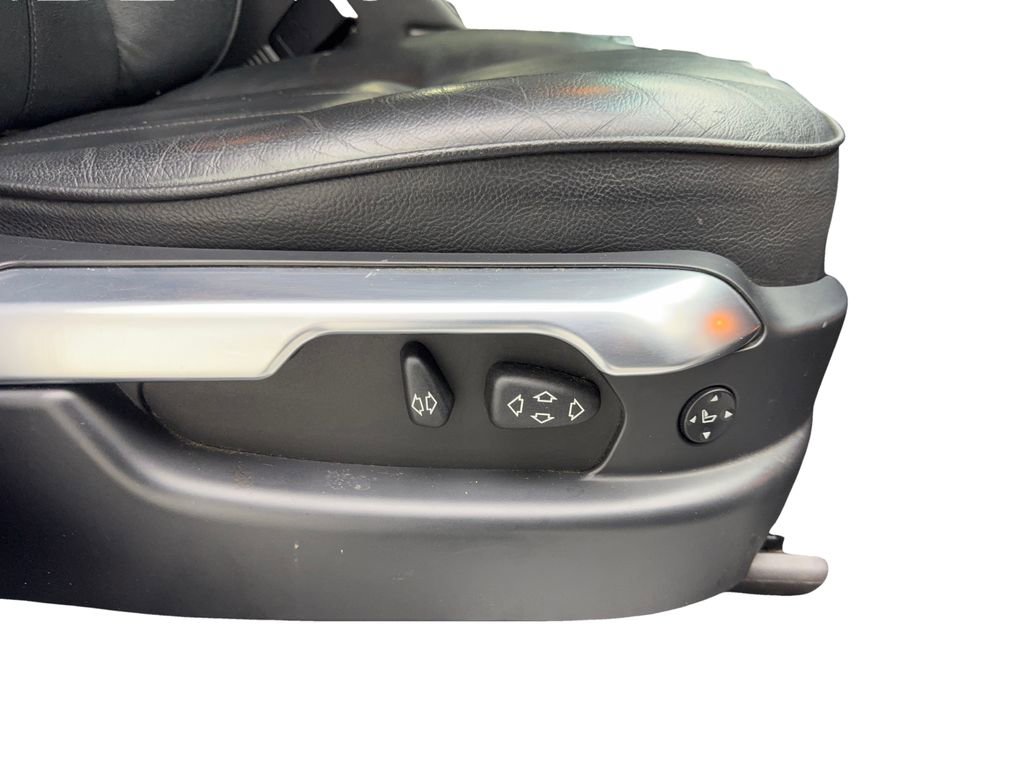 Used 2012 Land Rover Range Rover HSE image 41