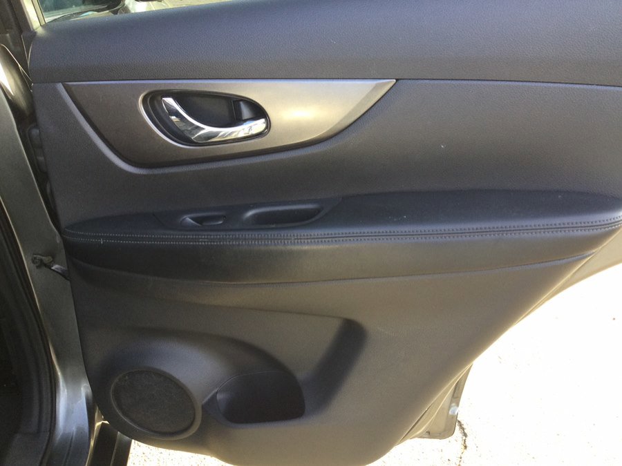 Used 2015 Nissan Rogue SV w/ SV Premium Package image 22