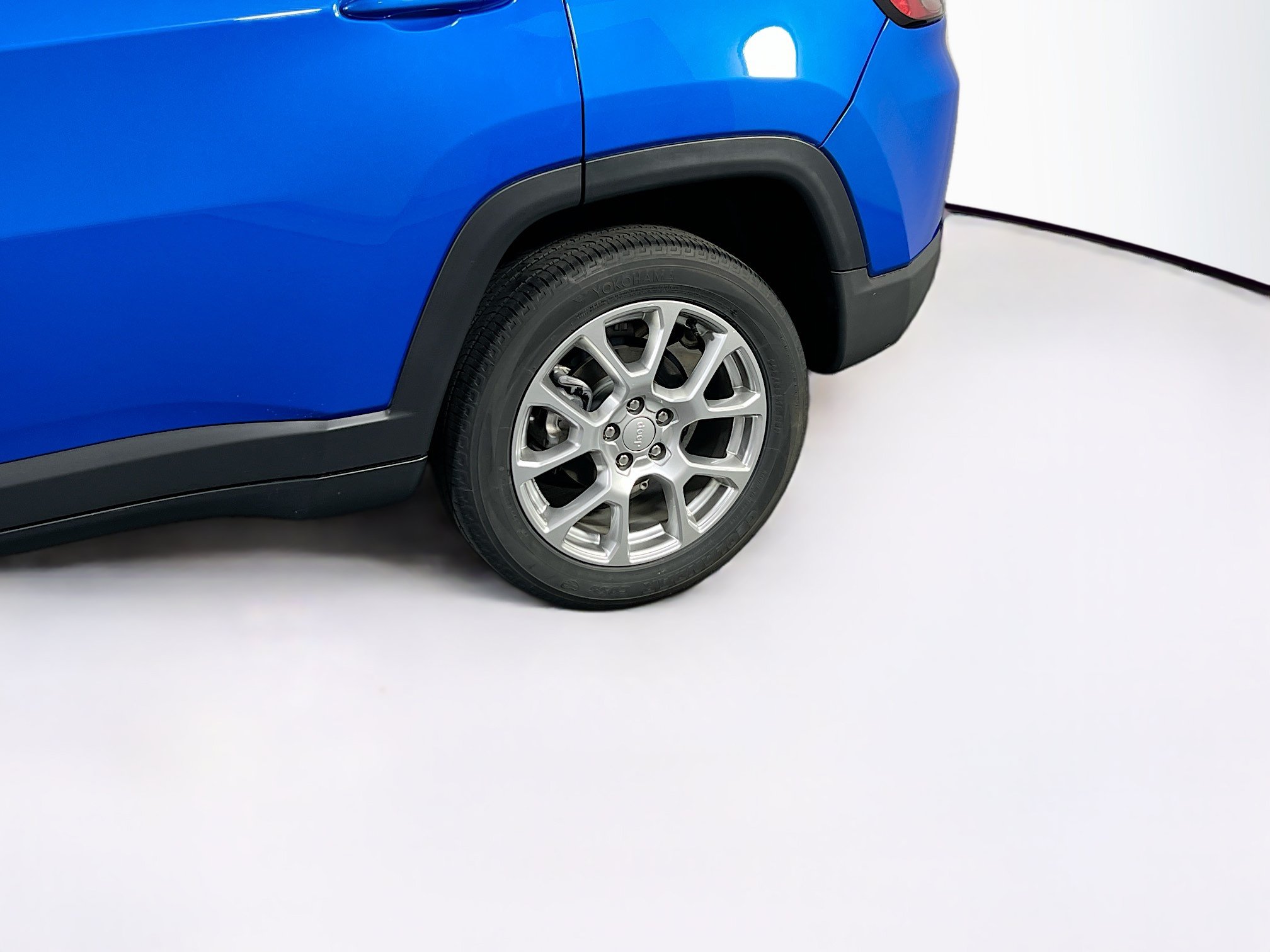 Used 2023 Jeep Compass Latitude AWD/4WD image 28