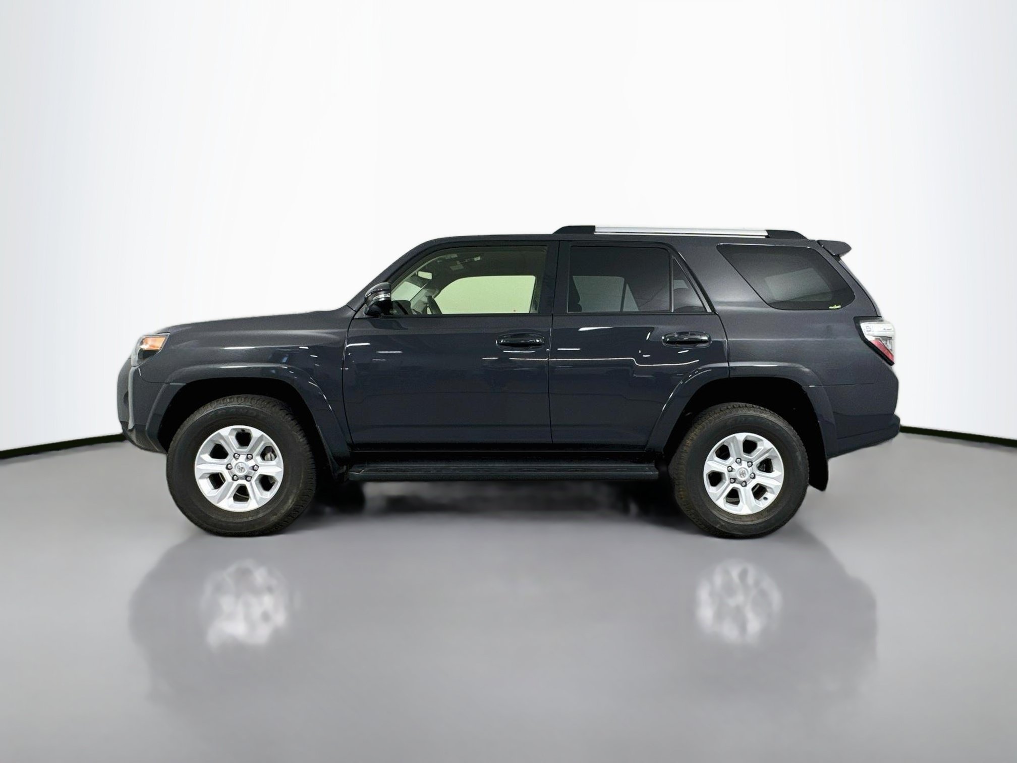 Certified 2024 Toyota 4Runner SR5 Premium AWD/4WD image 4