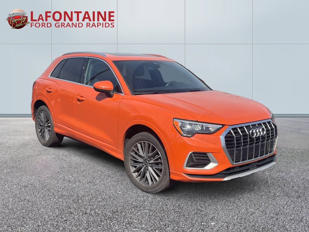 Used 2021 Audi Q3 2.0T Premium w/ Convenience Package AWD/4WD image 3