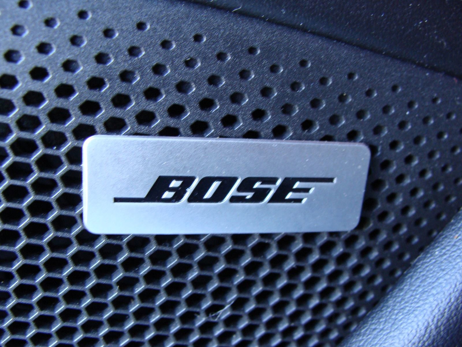 Used 2020 Porsche Taycan 4S image 33