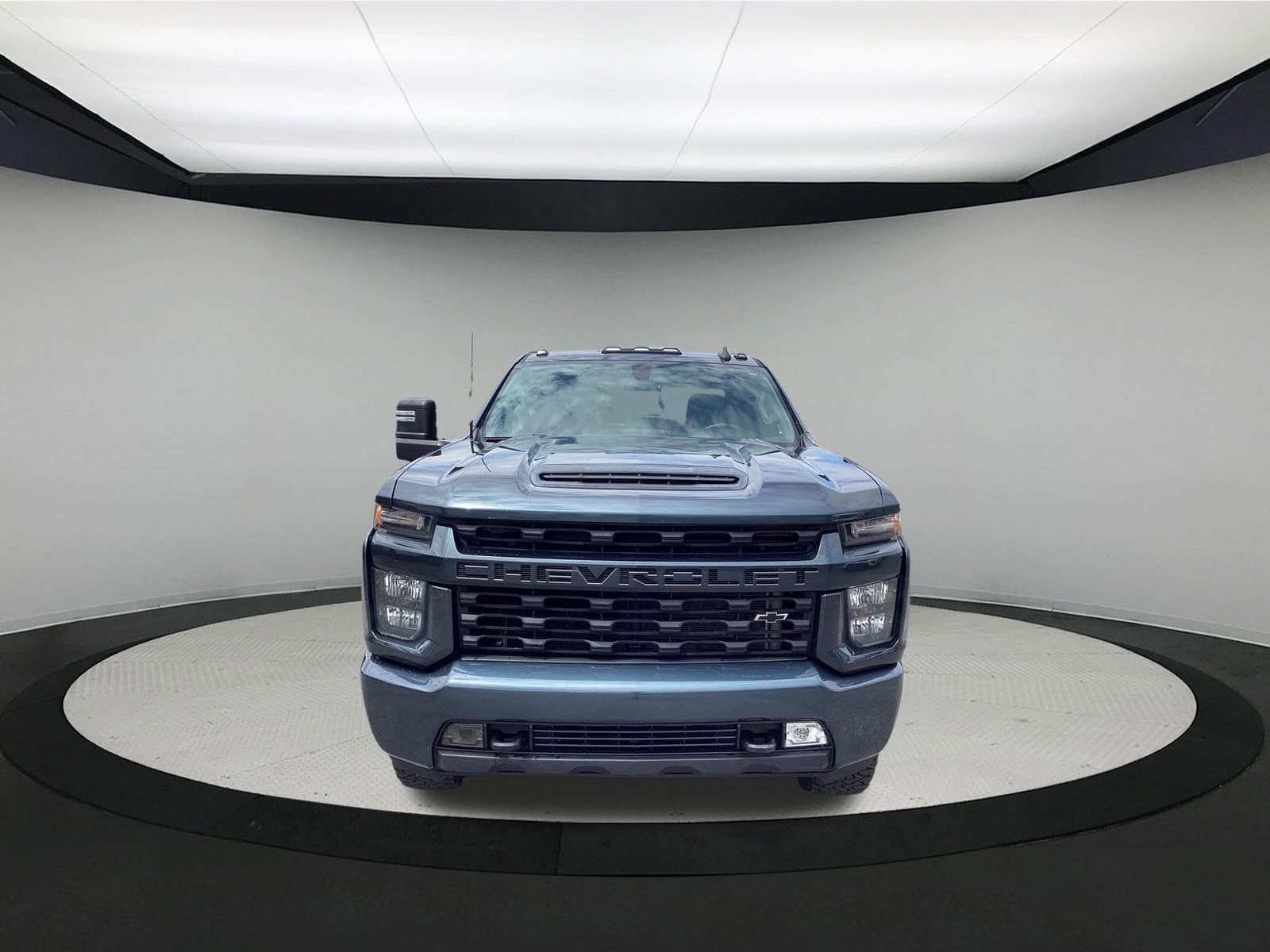 Used 2020 Chevrolet Silverado 2500 Custom w/ Custom Value Package AWD/4WD image 3