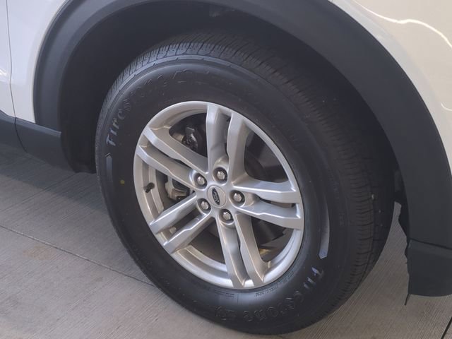 Used 2023 Ford Explorer XLT AWD/4WD image 7