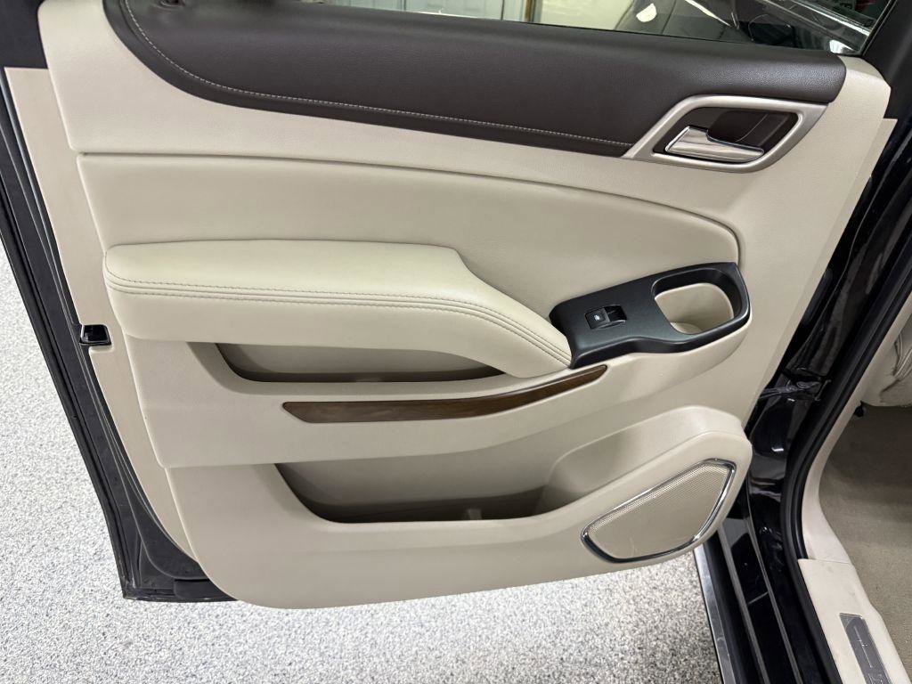 Used 2019 GMC Yukon XL Denali w/ Denali Ultimate Package AWD/4WD image 28