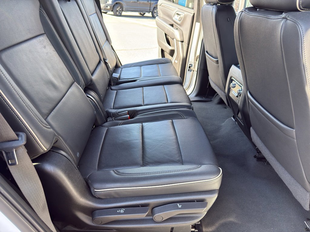 Used 2024 GMC Yukon SLT image 32