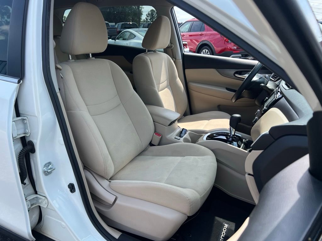 Used 2016 Nissan Rogue SV w/ SV Premium Package FWD image 23