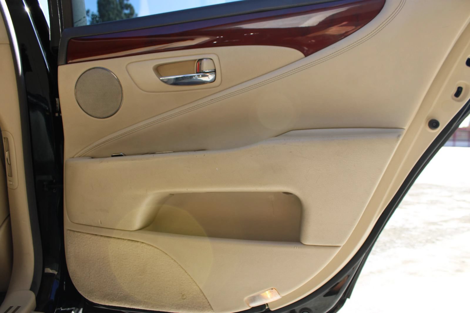 Used 2010 Lexus LS 460 RWD image 12