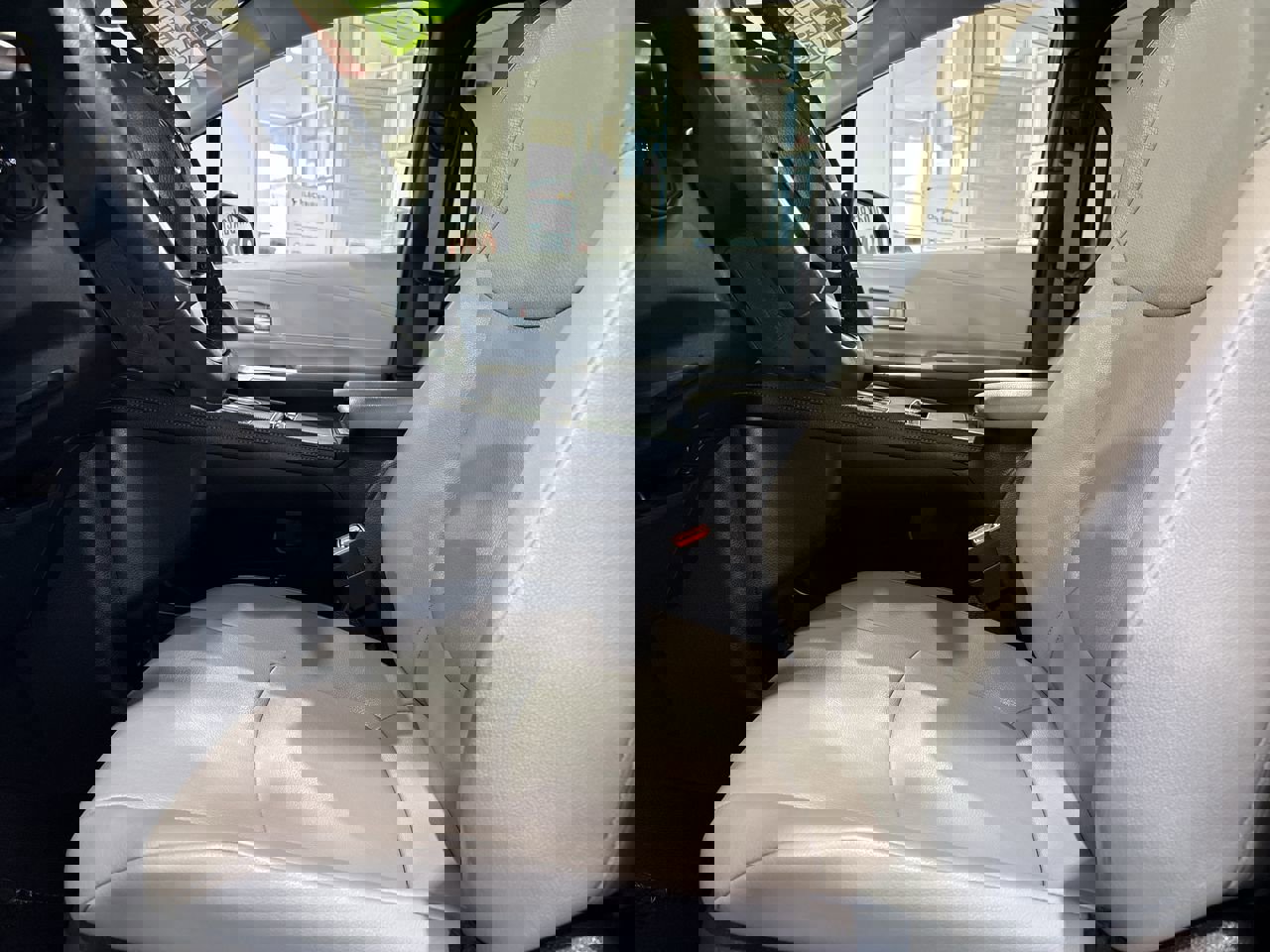 Certified 2025 Toyota Sienna XLE image 11