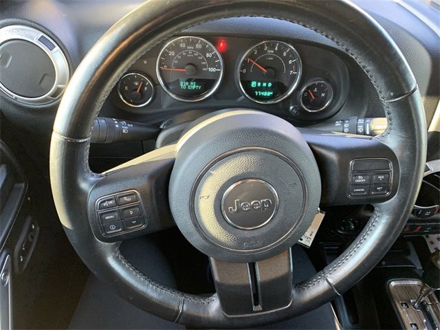 Used 2017 Jeep Wrangler Unlimited Sahara w/ Connectivity Group image 19