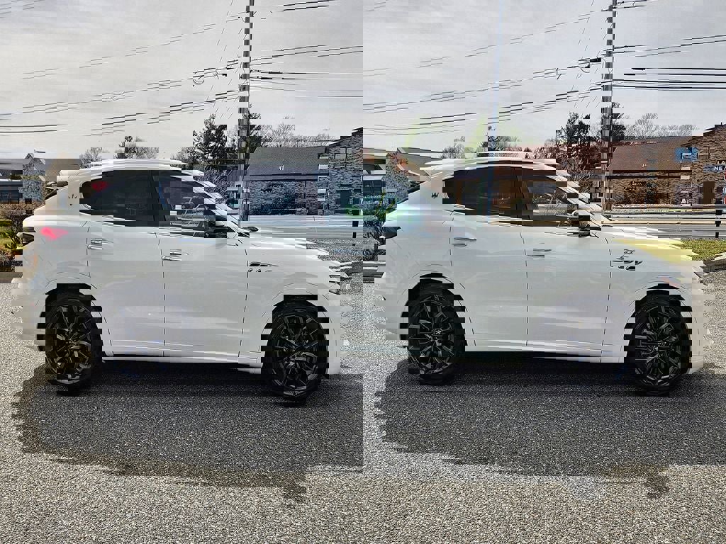 New 2024 Maserati Levante GT Ultima image 18