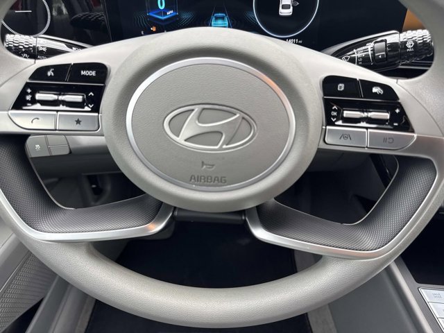 Used 2024 Hyundai Elantra SEL image 23