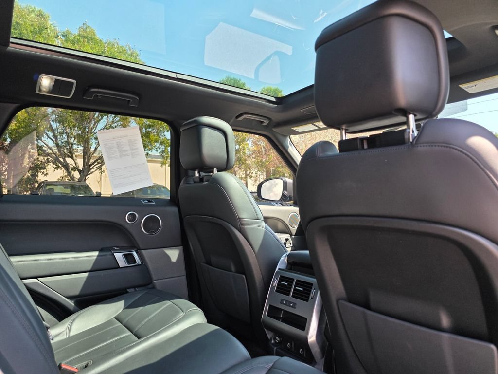 Used 2022 Land Rover Range Rover Sport SE AWD/4WD image 12