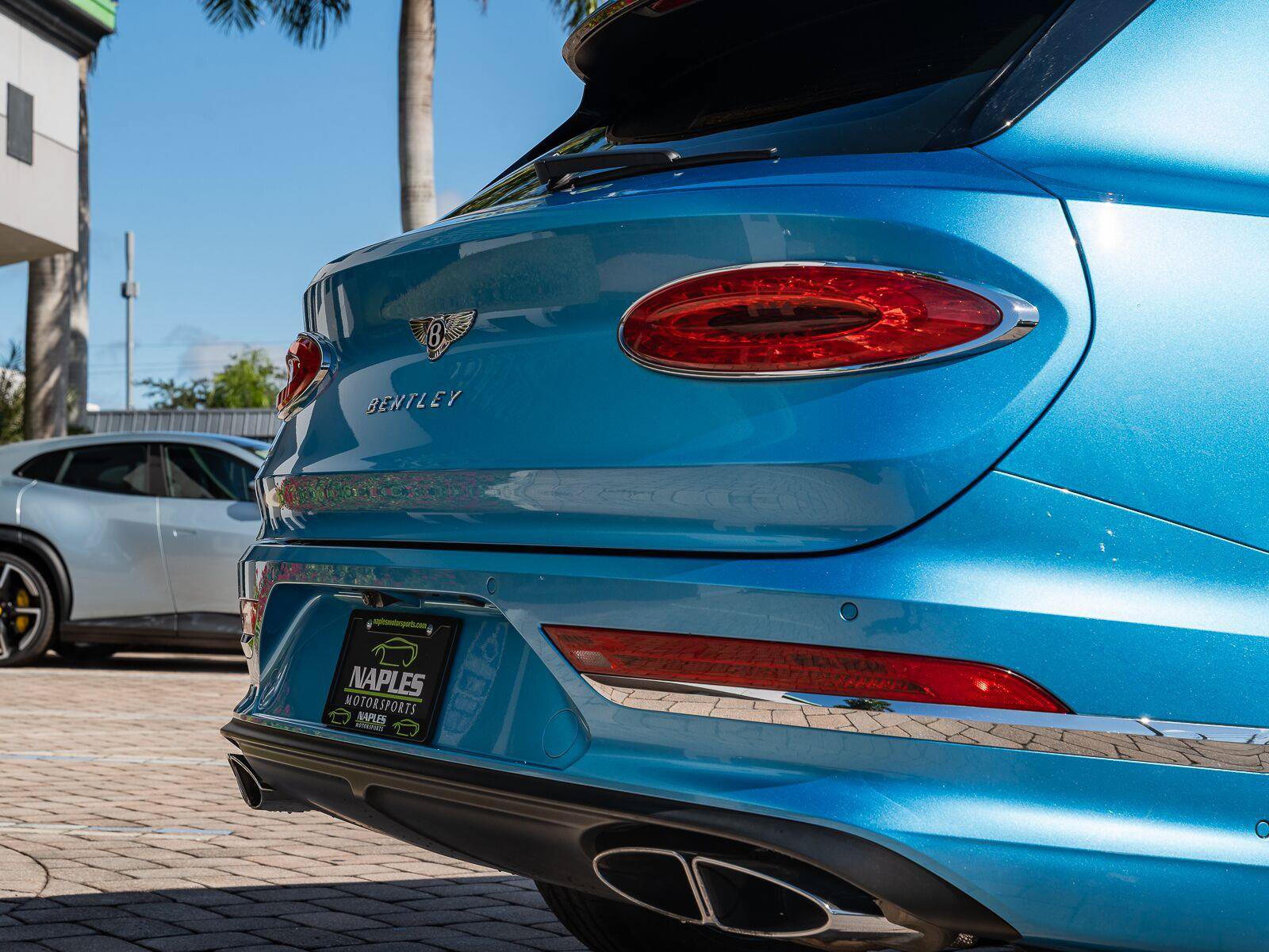 Used 2022 Bentley Bentayga AWD/4WD image 19