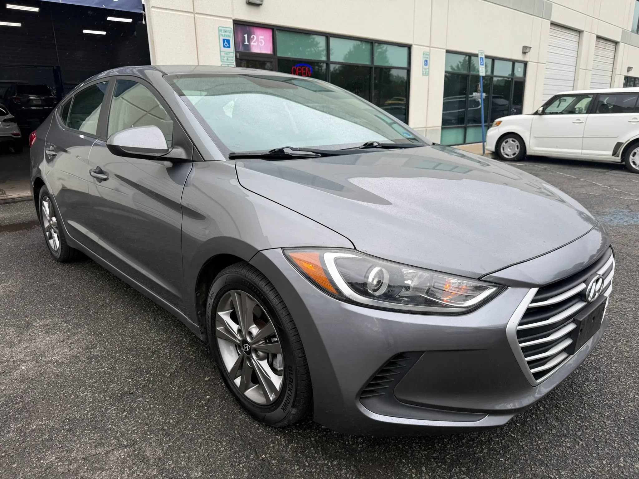 Used 2018 Hyundai Elantra SEL FWD image 4