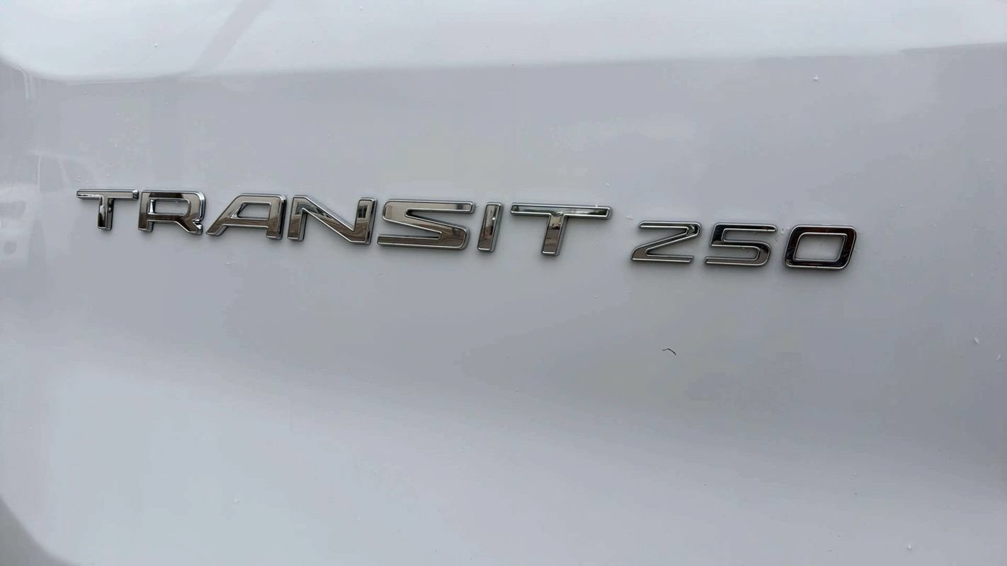 Used 2017 Ford Transit 250 130 Medium Roof RWD image 19