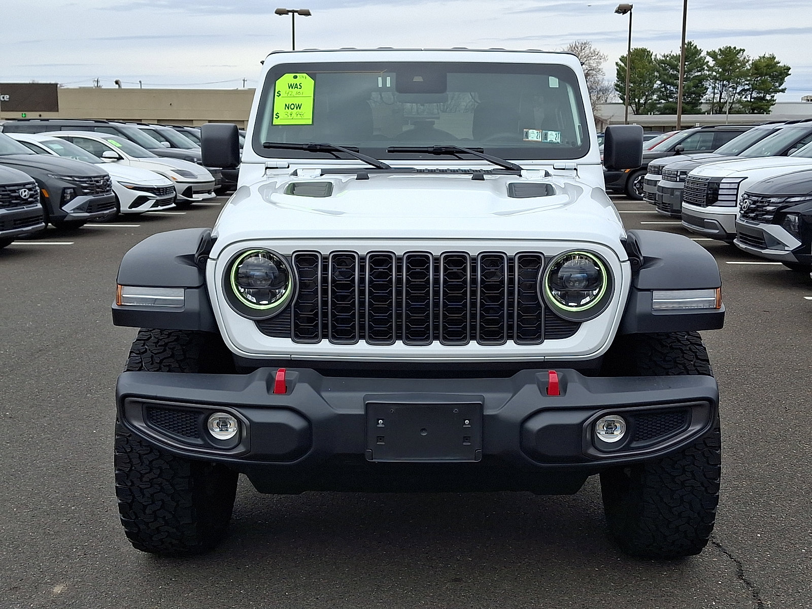 Used 2025 Jeep Wrangler Unlimited Rubicon image 2