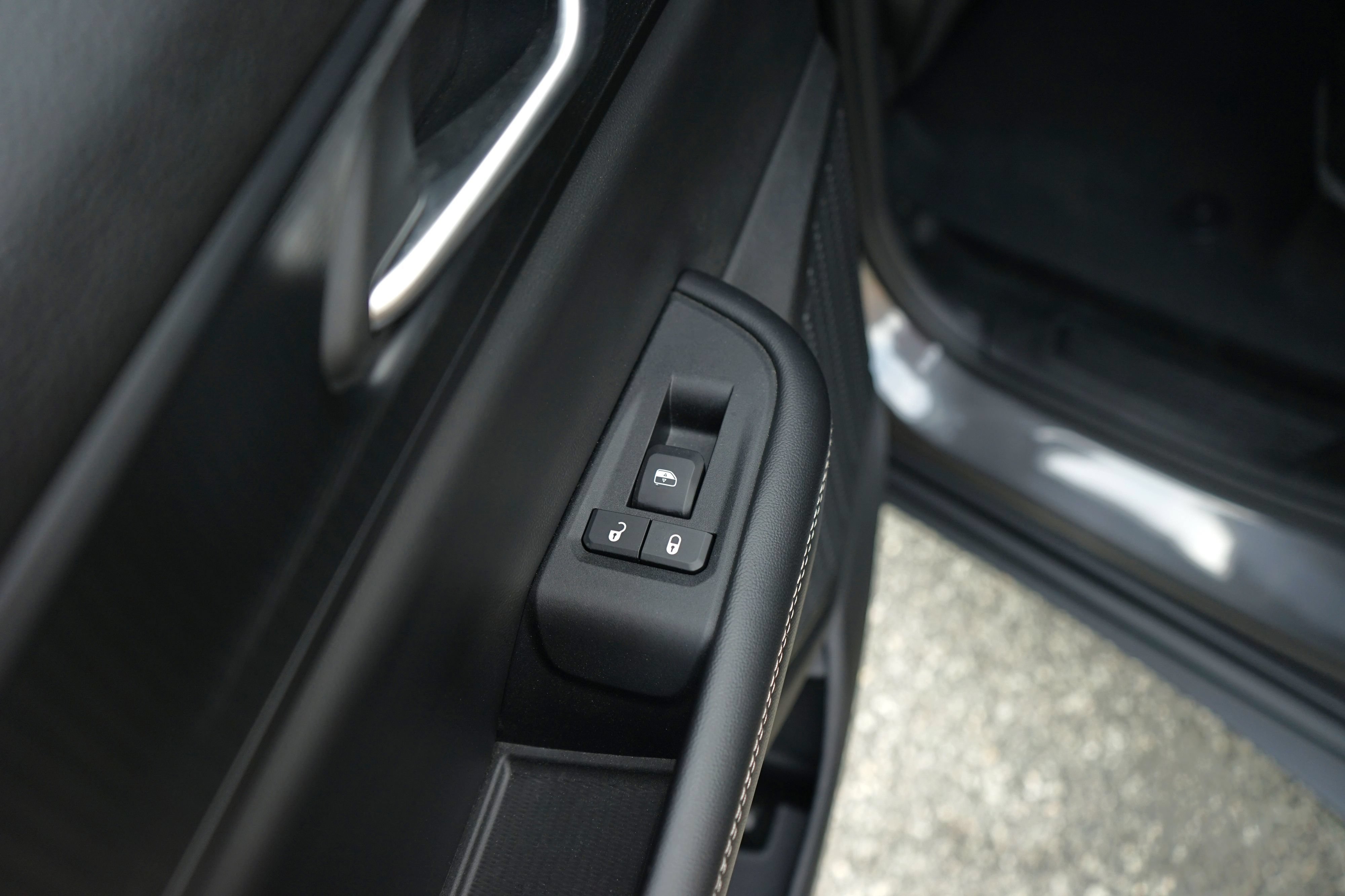 Used 2023 Jeep Grand Cherokee Altitude AWD/4WD image 31