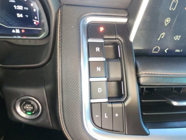 Used 2024 GMC Yukon AT4 w/ Technology Package image 40