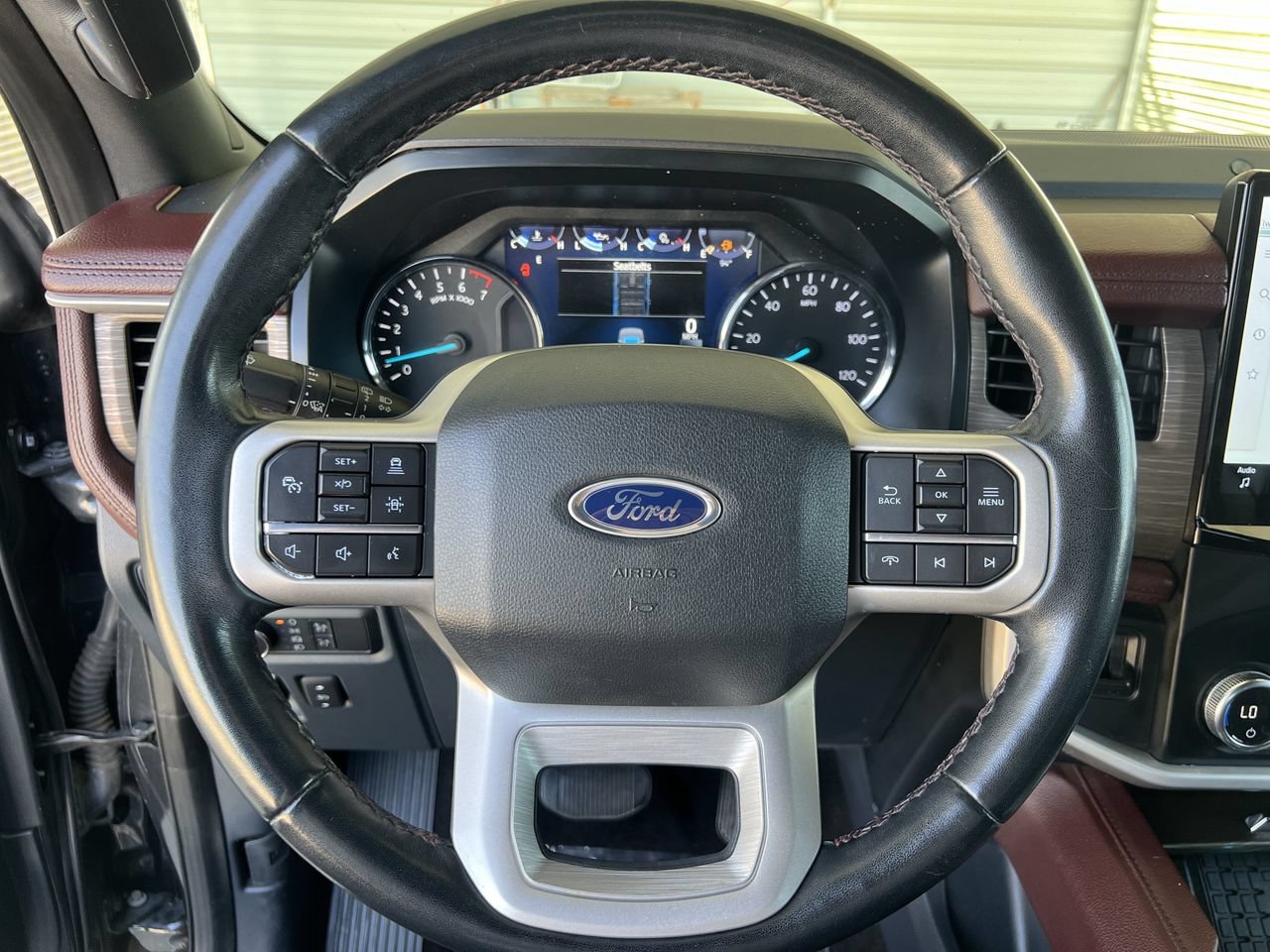 Used 2022 Ford Expedition Limited AWD/4WD image 9