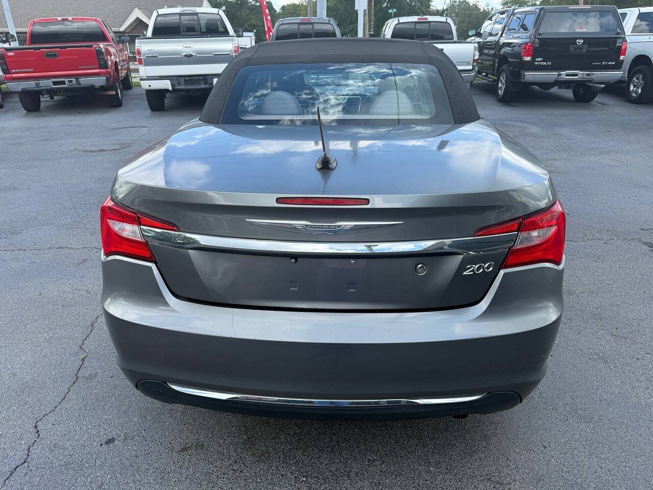 Used 2013 Chrysler 200 Touring FWD image 5