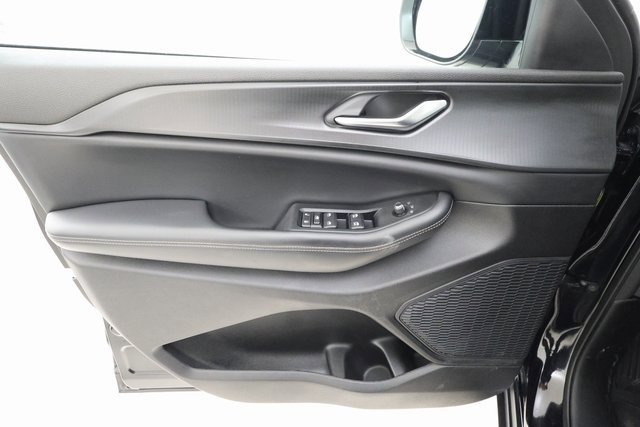 Used 2023 Jeep Grand Cherokee Altitude image 8