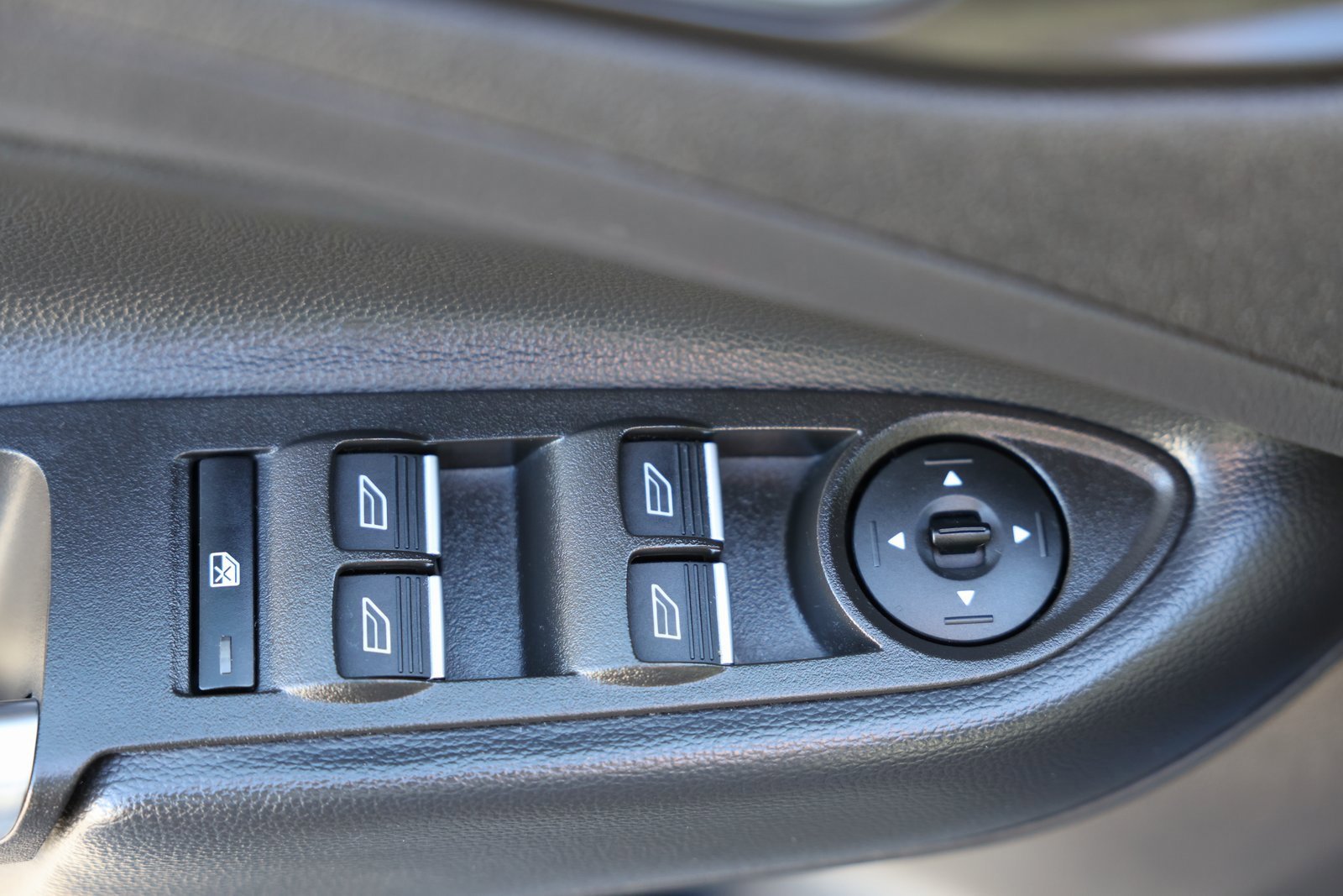 Certified 2019 Ford Escape SEL image 18