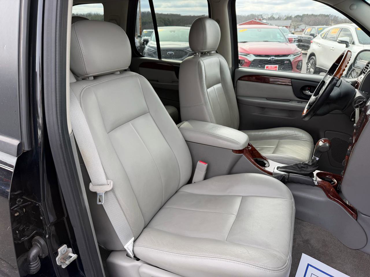 Used 2009 GMC Envoy Denali w/ Sun And 6-Disc Cd Package image 22