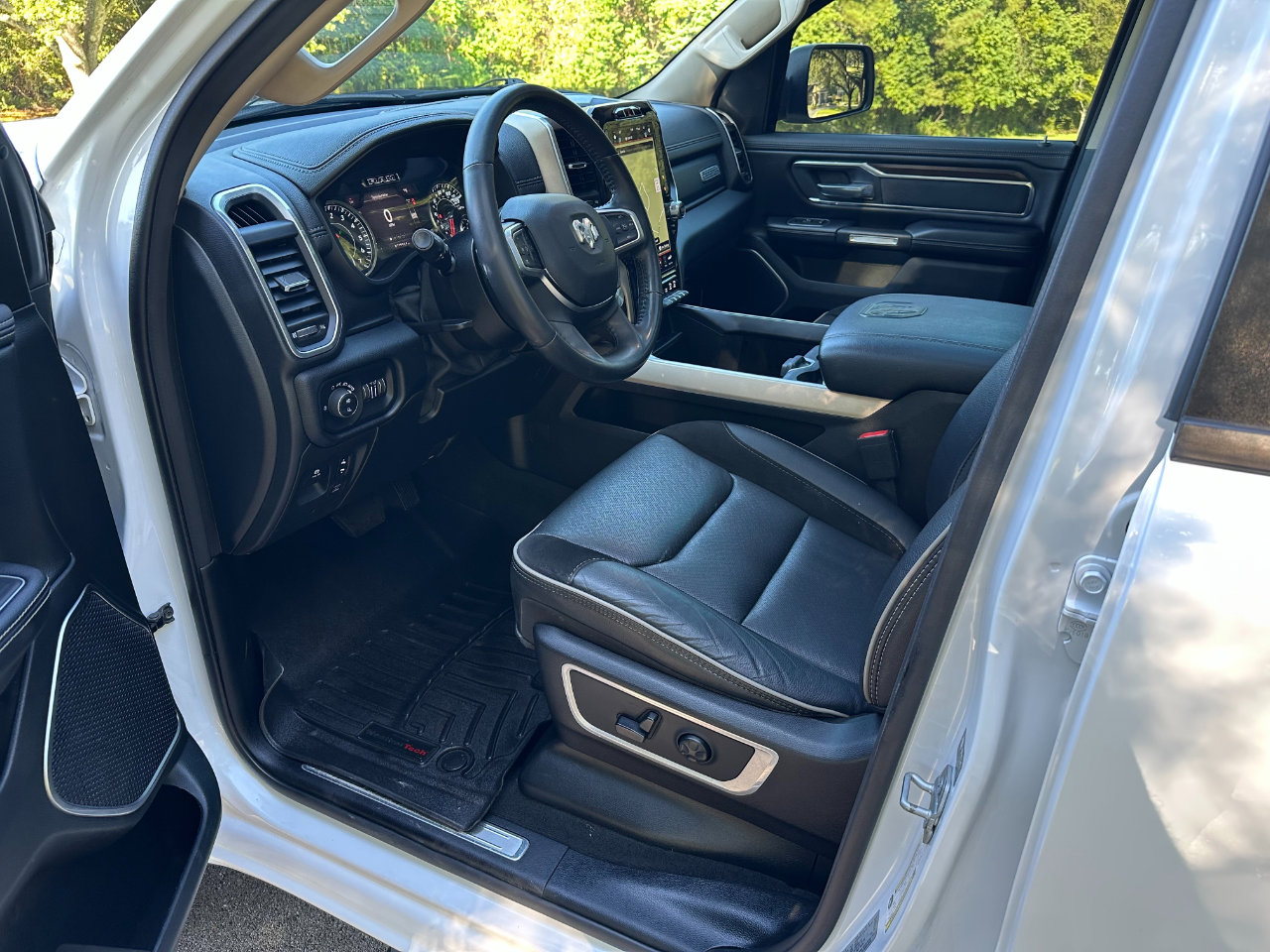 Used 2021 RAM 1500 Laramie w/ Laramie Southwest Edition image 11