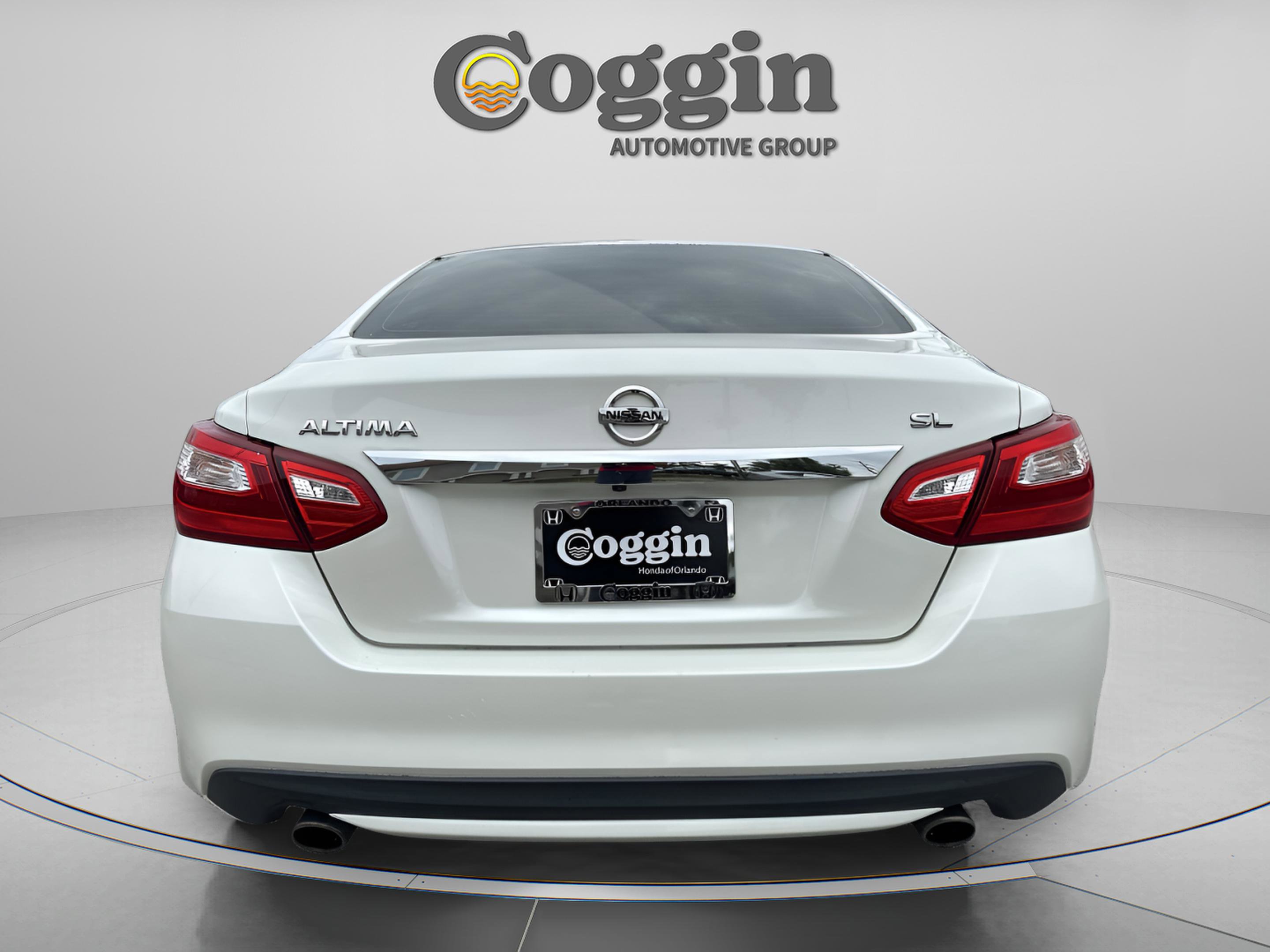 Used 2017 Nissan Altima 2.5 SL w/ Moonroof Package image 5