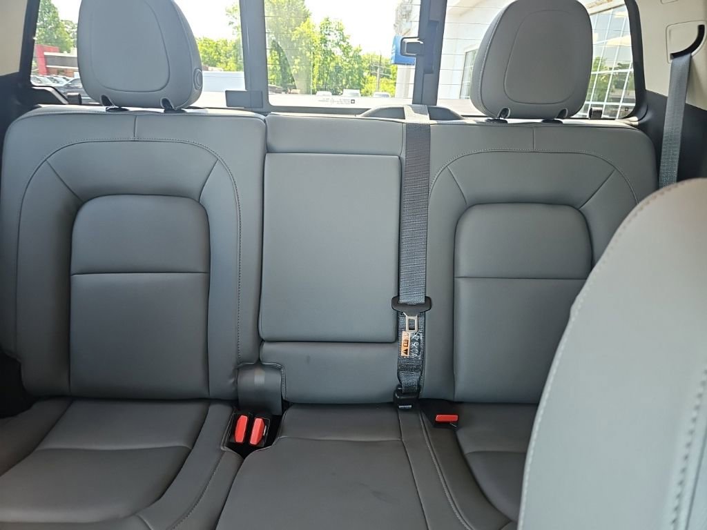 Used 2015 Chevrolet Colorado LT w/ Luxury Package RWD image 10