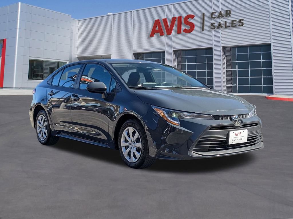 Used 2025 Toyota Corolla LE image 7