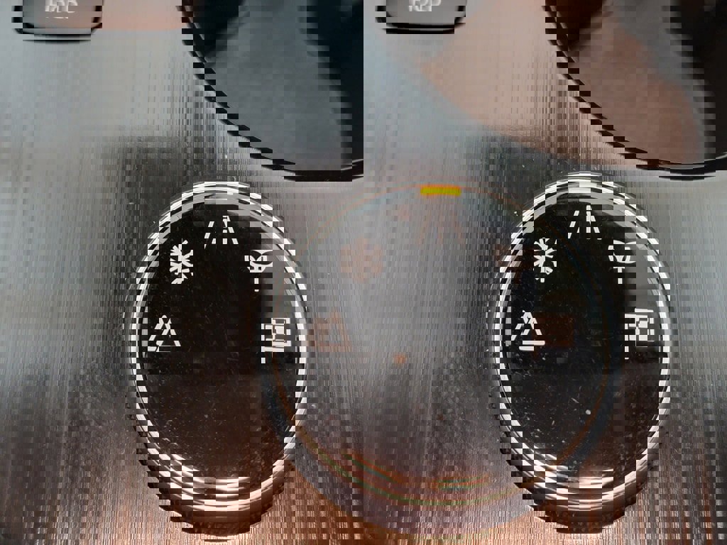 Used 2023 Nissan Rogue SL w/ SL Premium Package image 27