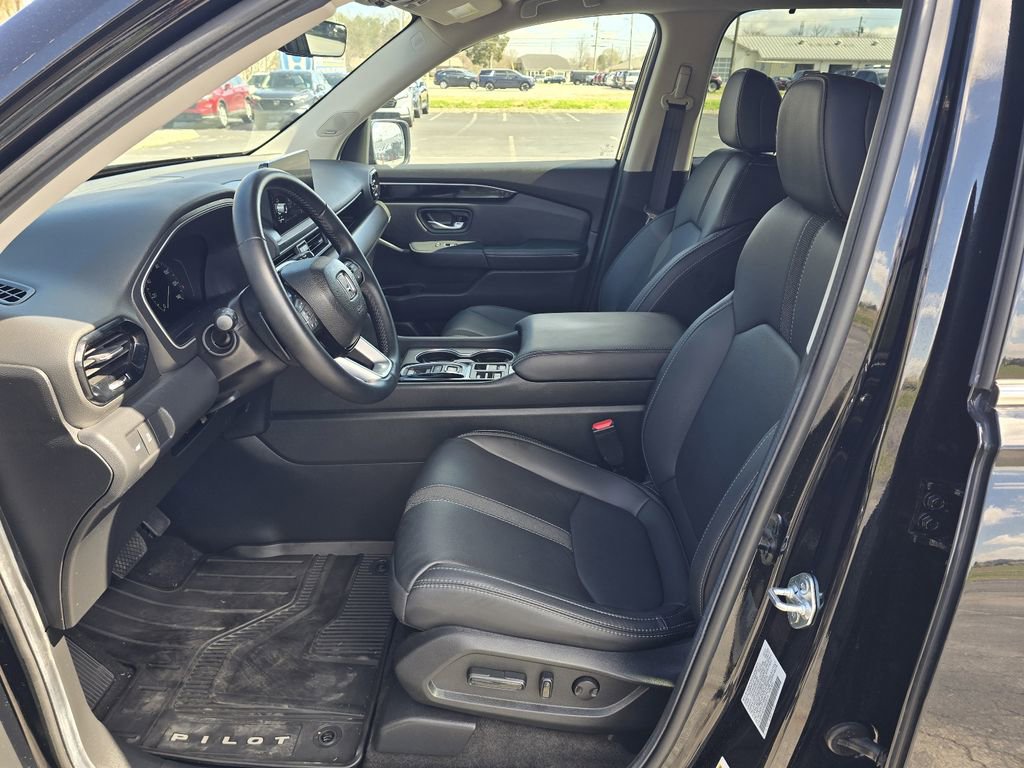 Certified 2025 Honda Pilot Touring image 12
