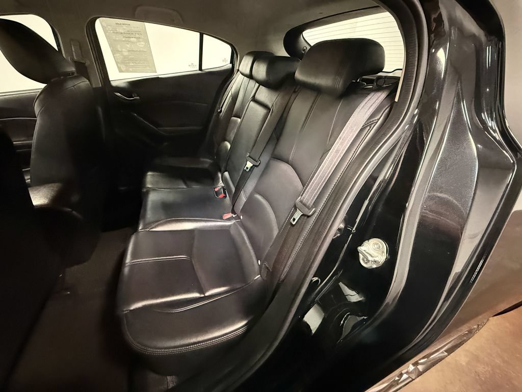 Used 2018 MAZDA MAZDA3 Touring FWD image 8